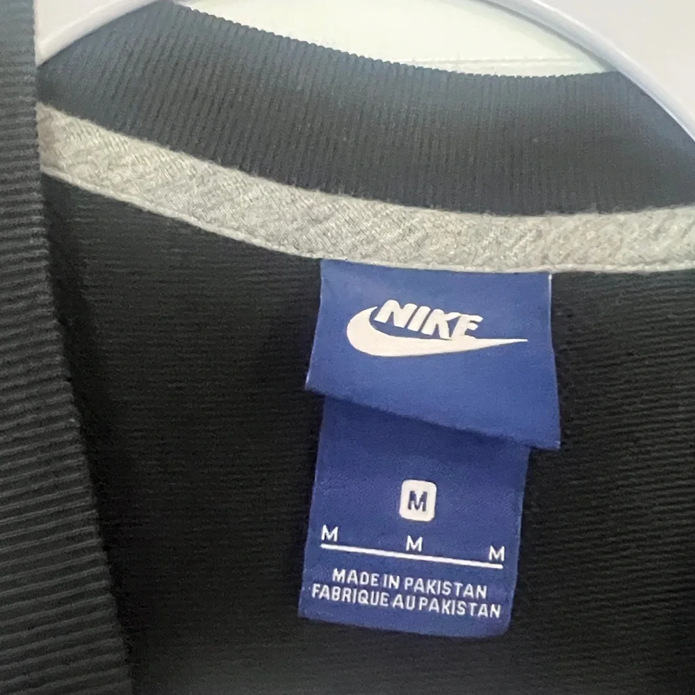 Nike 18” pit